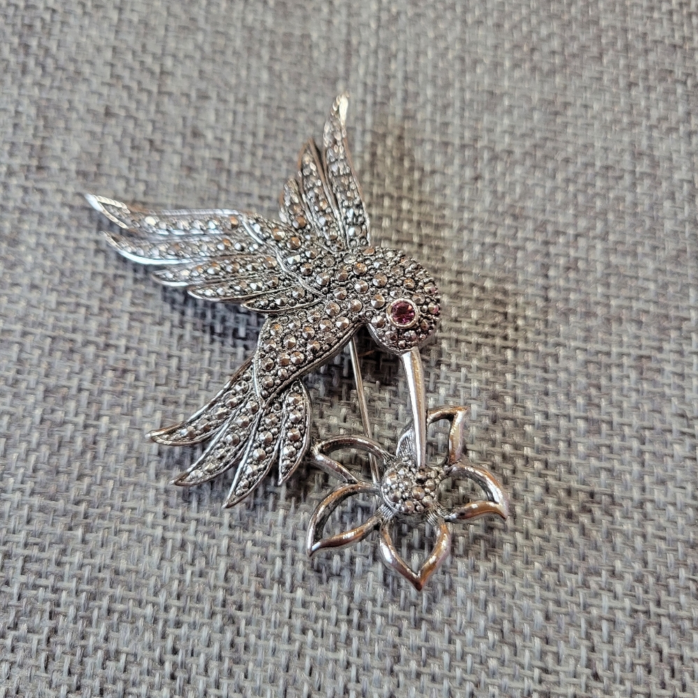 Avon Silver and Pink Hummingbird Brooch